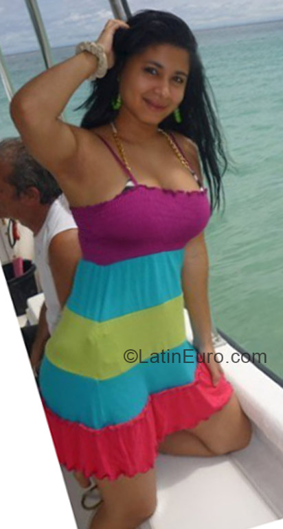 Date this passionate Panama girl Yucelis from Panama PA232