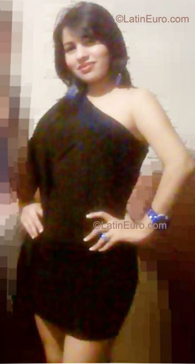 Date this voluptuous Honduras girl Claudia from San Pedro Sula HN586