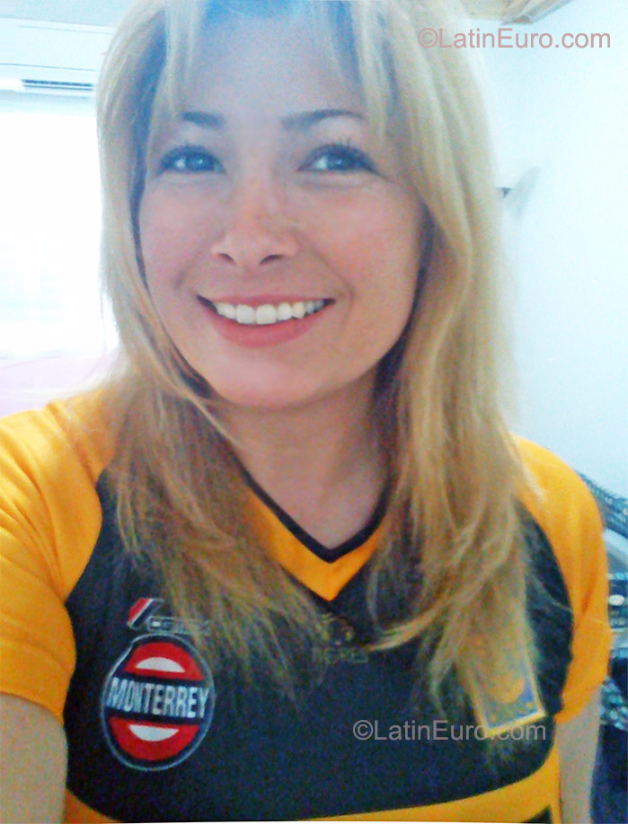 Date this georgeous Mexico girl Marcela from Monterrey MX630