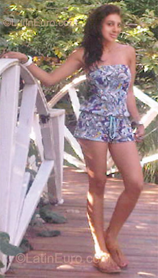 Date this good-looking Honduras girl Ana from La Ceiba HN592