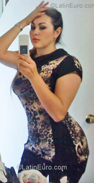 Date this tall Mexico girl Enriqueta from Guadalajara MX737