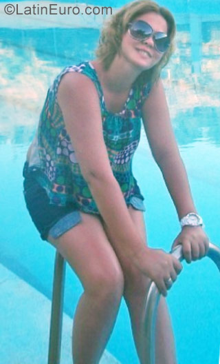 Date this nice looking Brazil girl Virginia moreir from Além Paraíba BR6480