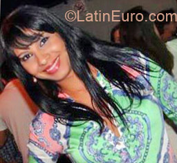 Date this attractive Brazil girl Alle from Goiania BR6627