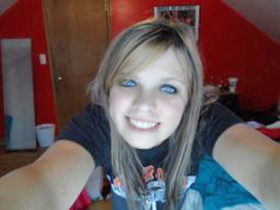 Date this stunning United States girl Emily20 from Carleton US12692