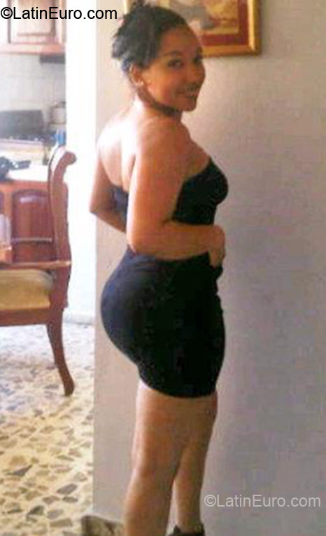 Date this attractive Dominican Republic girl Julia from San Francisco De Macoris DO11007