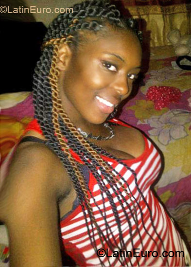 Date this fun Jamaica girl Ashley from Montego Bay JM525