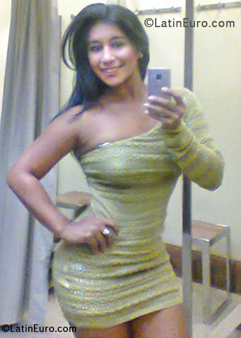 Date this funny Brazil girl Tatyane from Rio De Janeiro BR6701