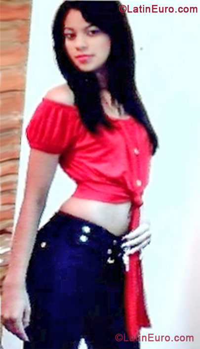 Date this lovely Colombia girl Steffany from Cali CO10407