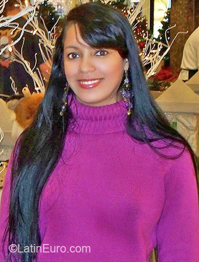 Date this happy Brazil girl Tinalinda from Salvador BR6710