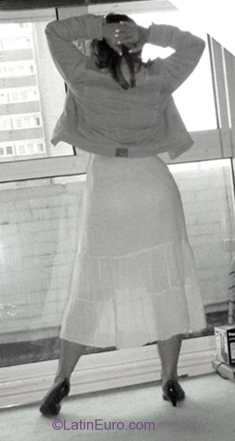 Date this gorgeous Brazil girl Valerie from Rio De Janeiro BR6774