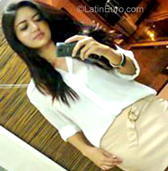 Date this sensual Brazil girl Andreia from Fortaleza BR6808