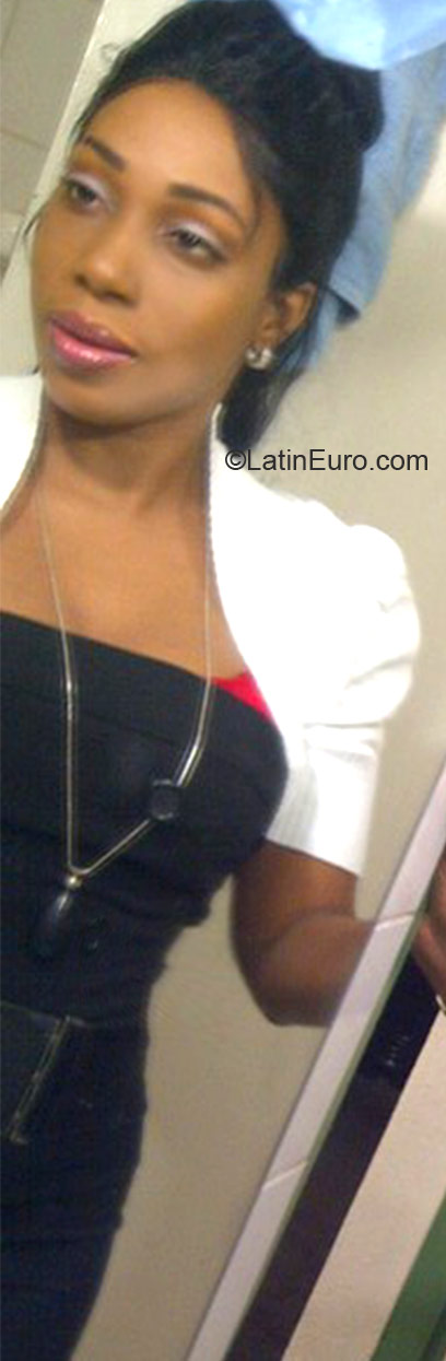 Date this cute Jamaica girl Core from Kingston JM562