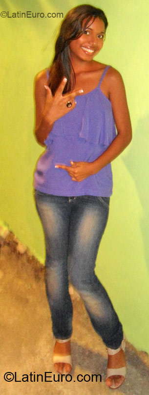 Date this georgeous Brazil girl Deyse from Recife BR6836