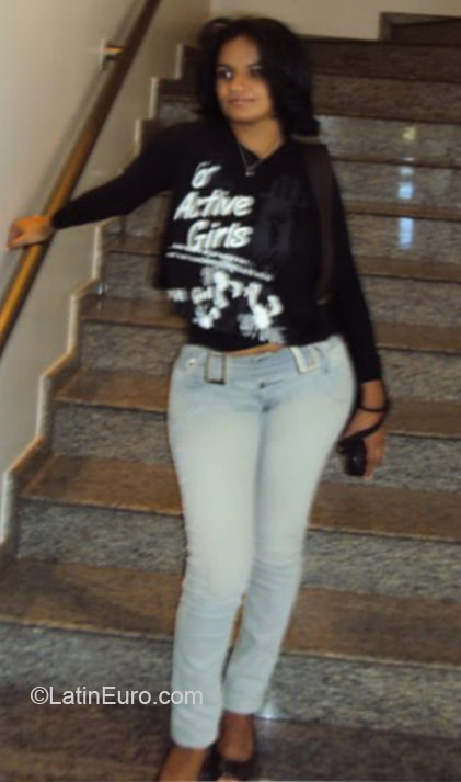 Date this hot Brazil girl Evania from Formoso Do Araguaia BR6924