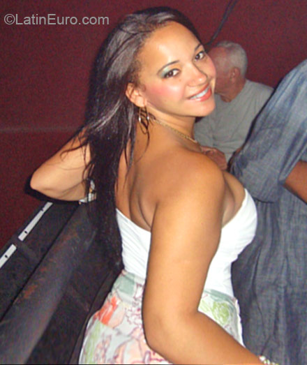 Date this fun Brazil girl Raphaelabm from Rio De Janeiro BR6983