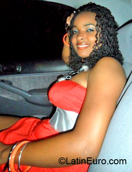 Date this tall Jamaica girl Sweet from Kingston JM618