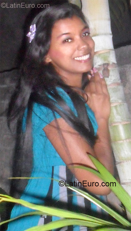 Date this young Brazil girl Viviane from Linhares BR7072