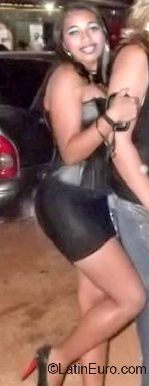 Date this good-looking Brazil girl Josielia from Brasilia BR7074