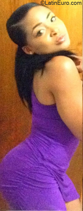 Date this exotic Jamaica girl Shelly from Kingston JM1080