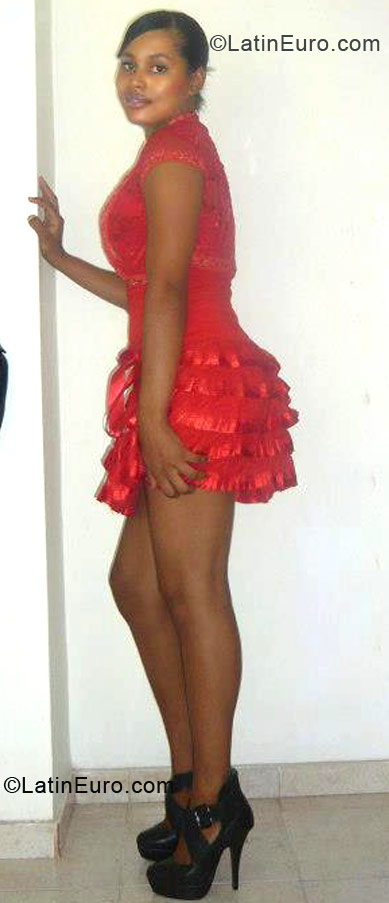 Date this hard body Dominican Republic girl Andy nairoby from Barahona DO12361