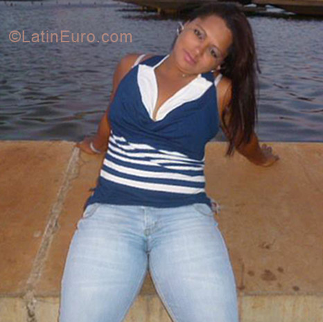 Date this young Brazil girl Geovani from Brasilia BR7153
