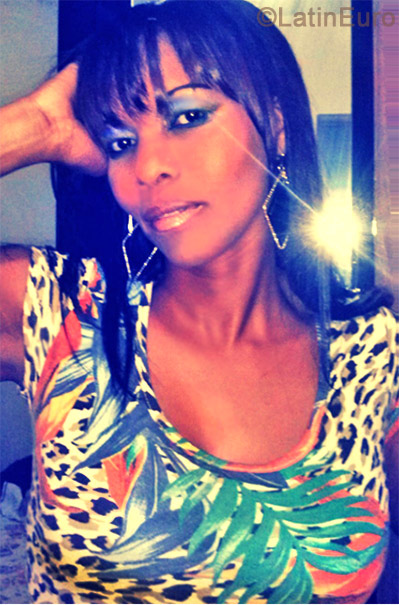 Date this voluptuous Brazil girl Maria Cristina from Jau BR7305