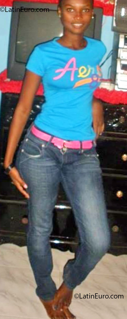 Date this sultry Jamaica girl Anikie from Spanish Town JM904