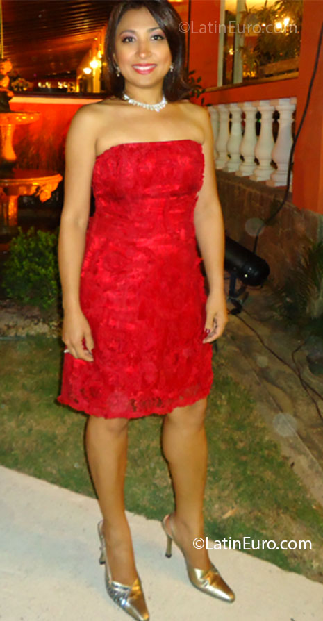 Date this attractive Brazil girl Maria from Sao Paulo BR7340