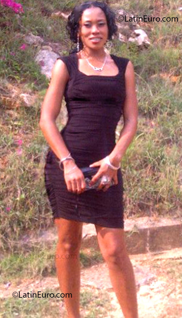 Date this young Jamaica girl Deniese from May Pen JM949