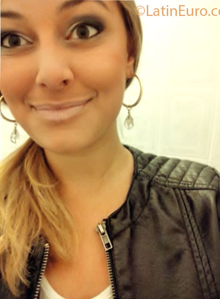 Date this delightful Brazil girl Claudia from Indaiatuba BR7469