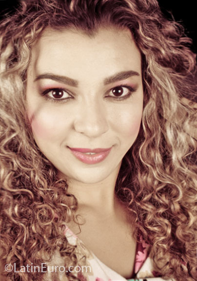 Date this sultry Brazil girl Emilia from Sao Paulo BR7483