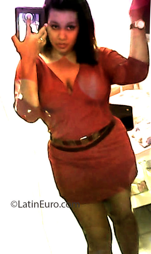 Date this attractive Brazil girl Daniela from Cuiaba BR7499