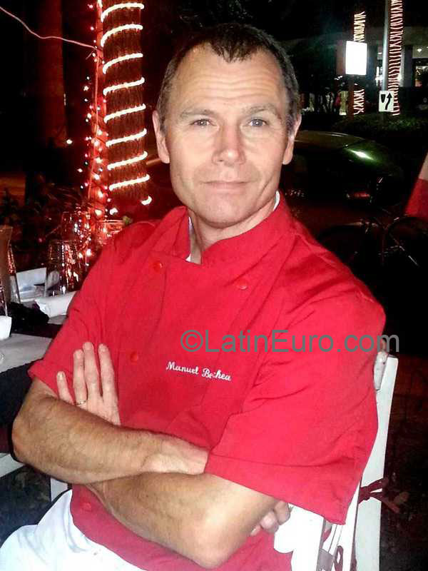 Date this delightful United States man Manuel from Miami Beach US14002
