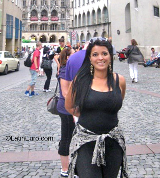 Date this cute Brazil girl Susana from Brasilia BR7569