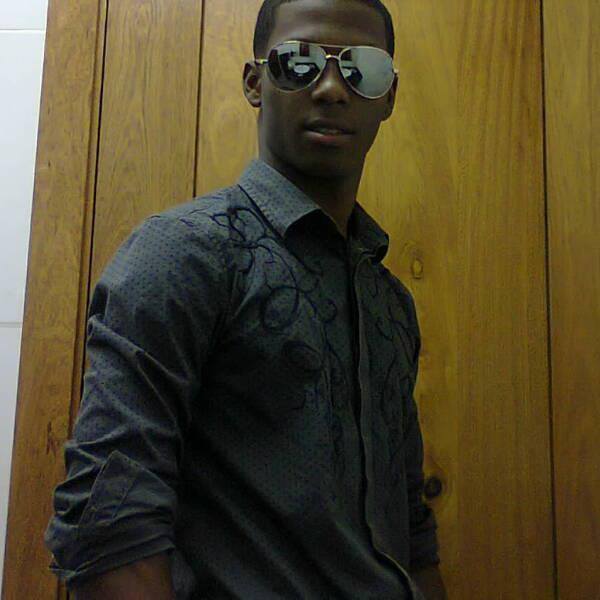 Date this athletic Dominican Republic man Edwin from Santo Domingo DO15115