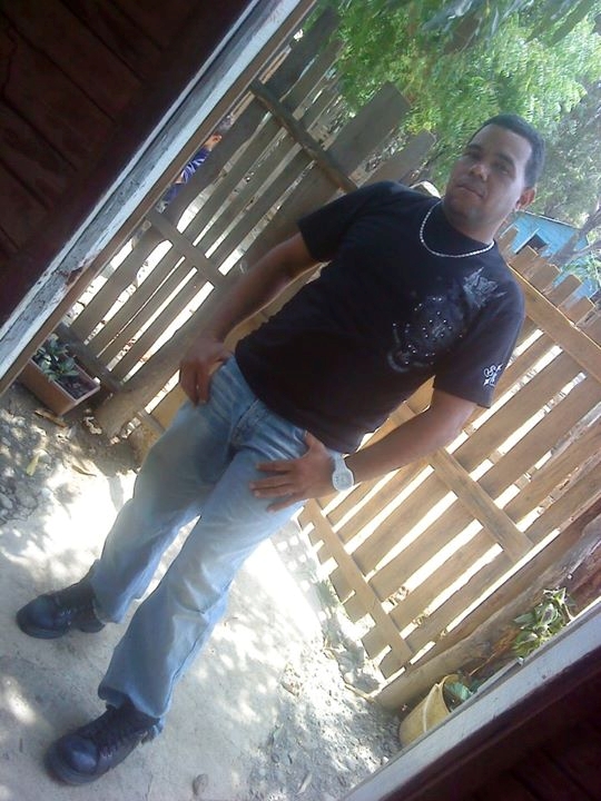 Date this gorgeous Dominican Republic man Carlos jose nue from Mao DO15248