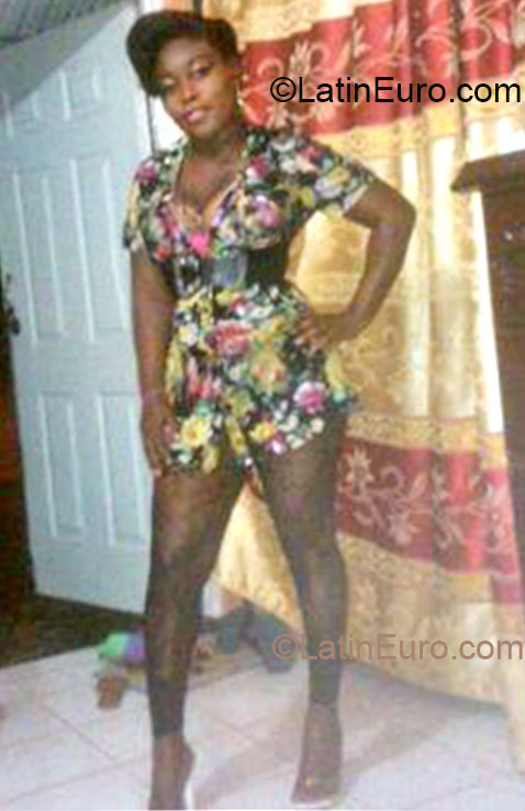 Date this voluptuous Jamaica girl Shantay from Kingston JM1118
