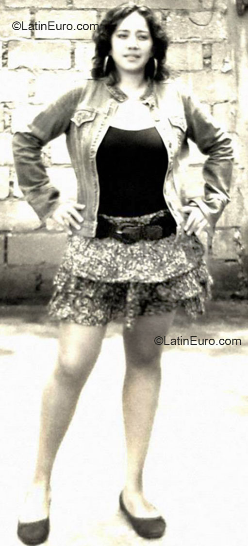 Date this stunning Mexico girl Rubi from Valle de Bravo MX1000