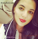 good-looking Brazil girl Laura from Uberlandia BR7704