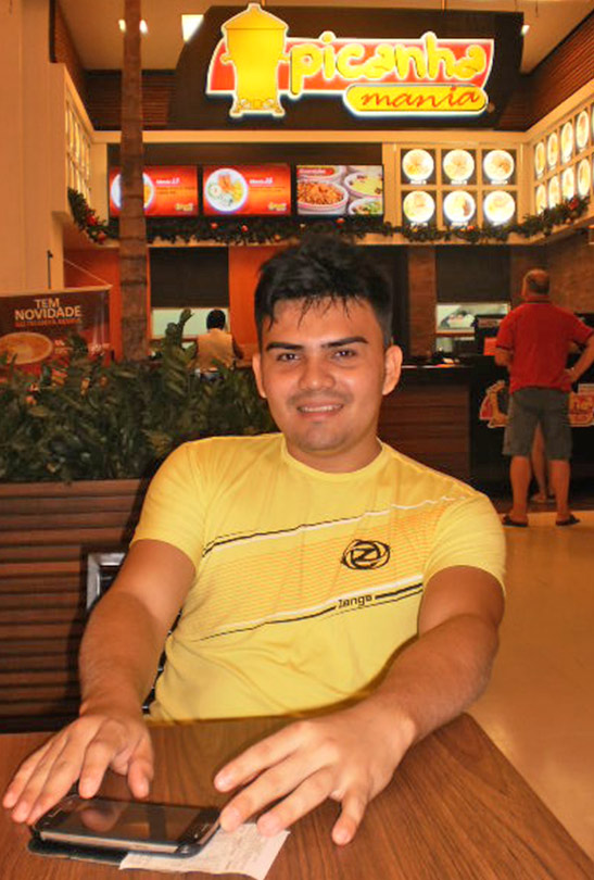 Date this tall Brazil man Alessandro from Manaus BR7732