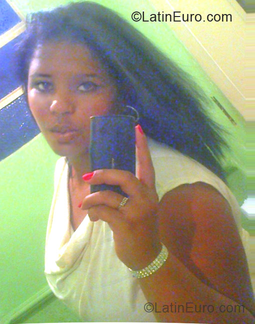 Date this good-looking Brazil girl Brenda from Belo Horizonte BR7738