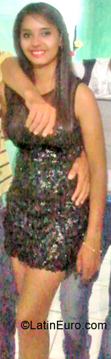 Date this happy Brazil girl Gleiciane from Aguas Belas BR7761