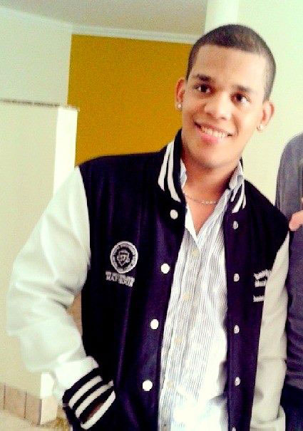 Date this georgeous Brazil man Weverton from Campo Grande BR7801