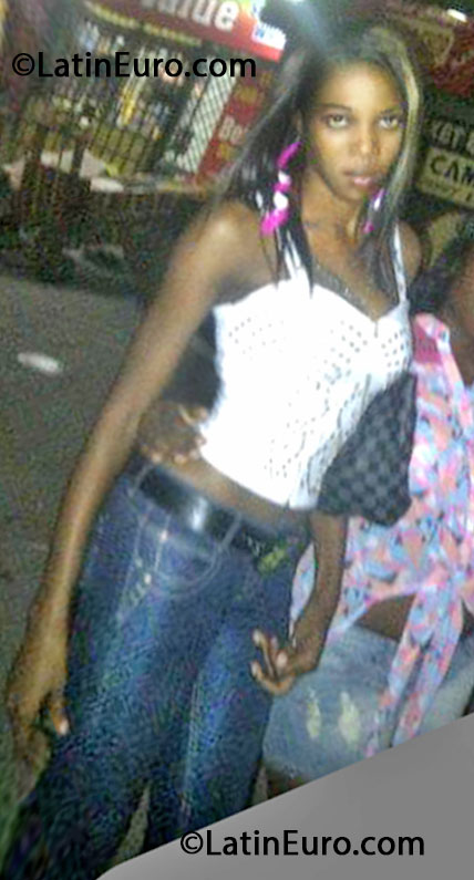 Date this hot Jamaica girl Llecre from Kingston JM1170