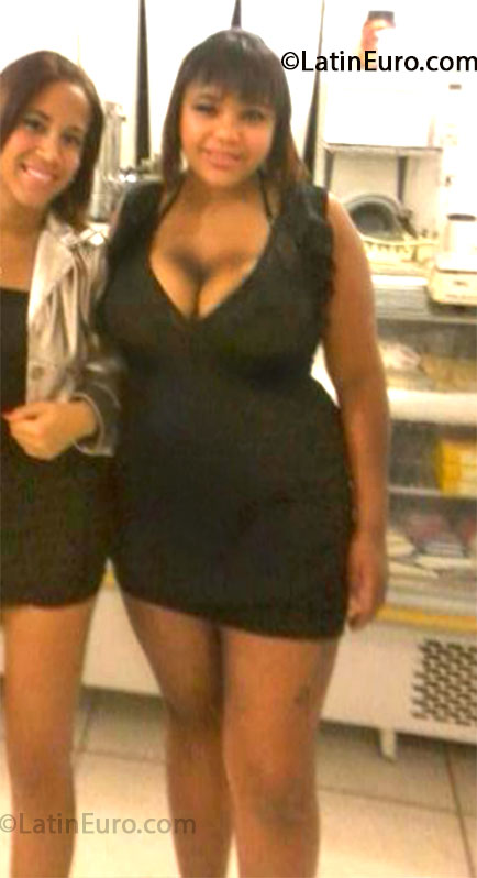 Date this hard body Brazil girl Saionara from Bom Jardim BR7871