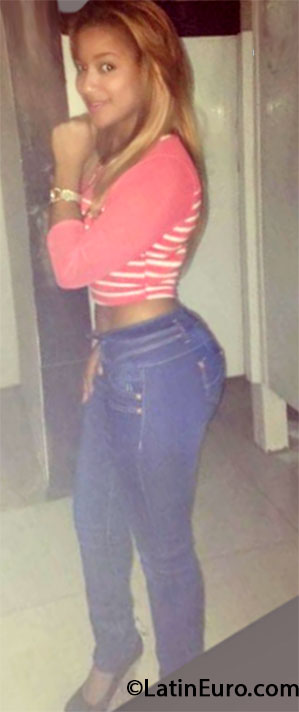 Date this athletic Dominican Republic girl Elizabeth from Bonao DO33279