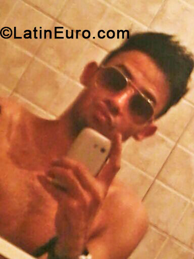 Date this voluptuous Brazil man Everton from Belo Horizonte BR8175