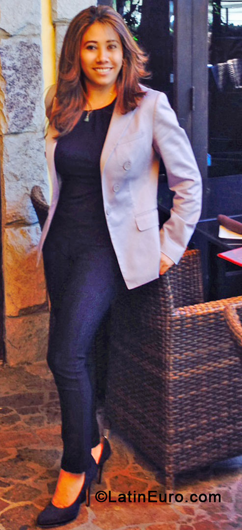 Date this attractive United States girl Pastora from Los Angeles US14598