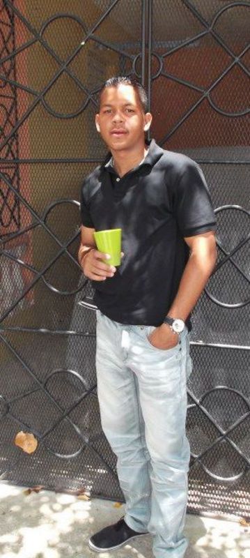 Date this pretty Dominican Republic man Victor alvarez from Santo Domingo DO17650