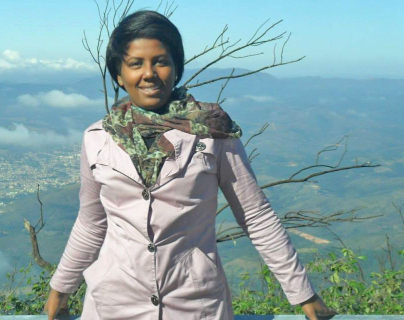 Date this beautiful Brazil girl Regiane from Belo Horizonte BR8257